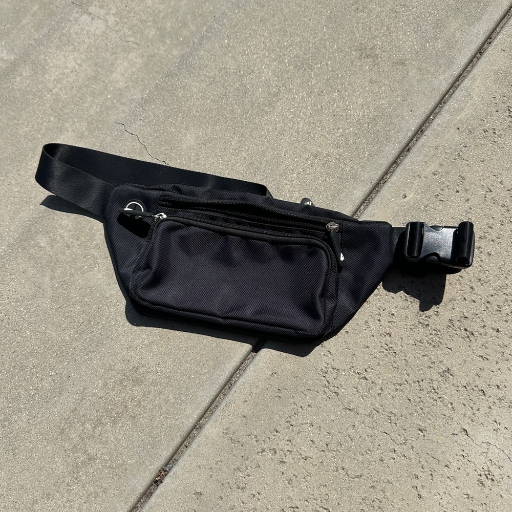 Black Fanny pack